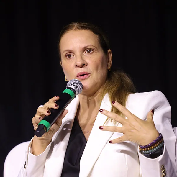 Inovação no setor público vai além da tecnologia e exige mudança cultural, defende professora Leany Lemos